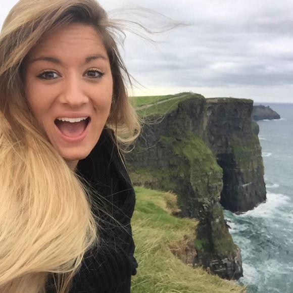 Meet your Posher, April - Picture 1 of 1